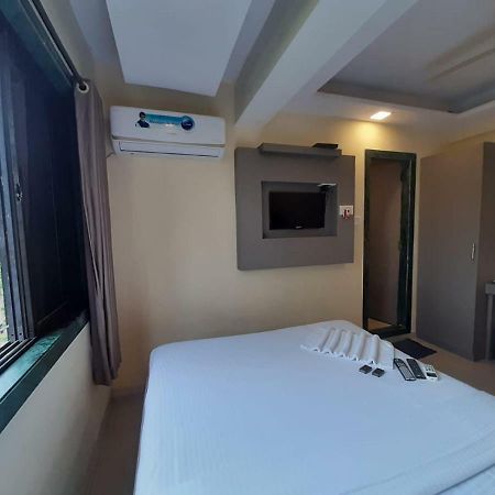 Hotel Royal Comfort Mumbai Exterior photo