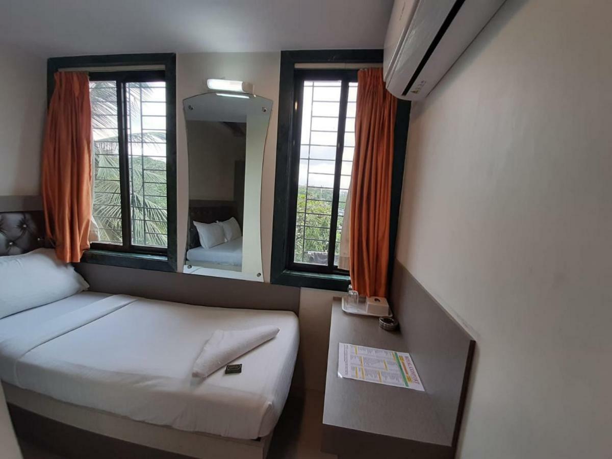 Hotel Royal Comfort Mumbai Exterior photo