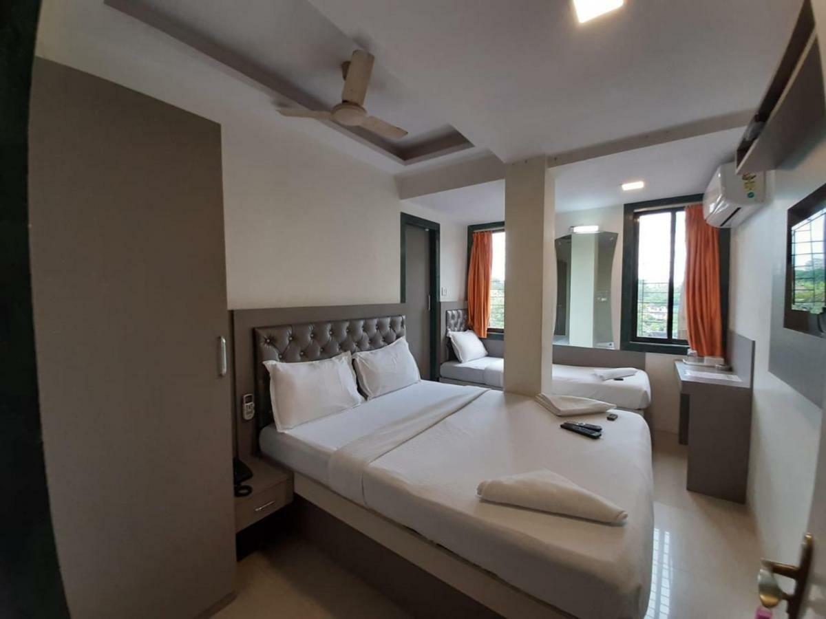 Hotel Royal Comfort Mumbai Exterior photo